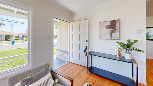 215 Wisteria Drive, East Palo Alto, CA 94303