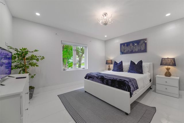 1209 NE 96th St 1209, Miami Shores, FL 33138