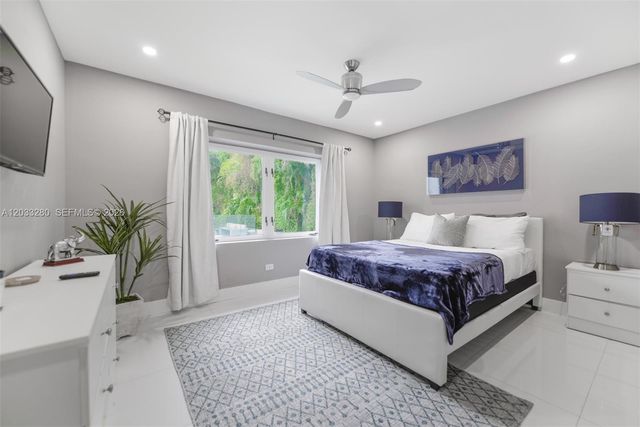 1209 NE 96th St 1209, Miami Shores, FL 33138