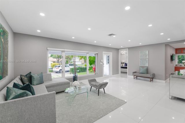 1209 NE 96th St 1209, Miami Shores, FL 33138