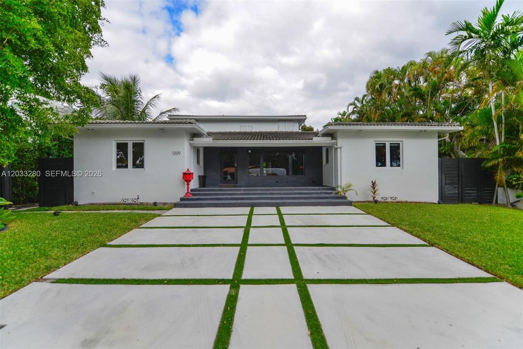 1209 NE 96th St 1209, Miami Shores, FL 33138