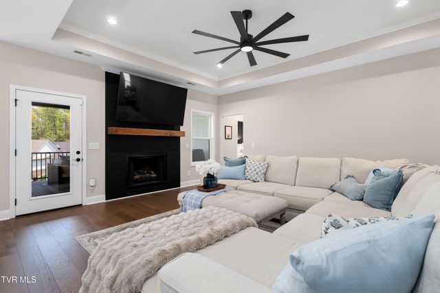 190 Tanners Cove, Johnson City, TN 37615