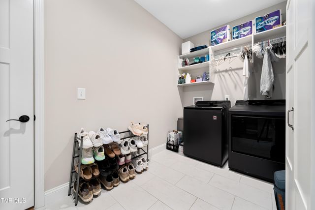 190 Tanners Cove, Johnson City, TN 37615