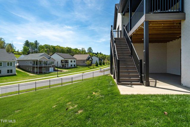 190 Tanners Cove, Johnson City, TN 37615