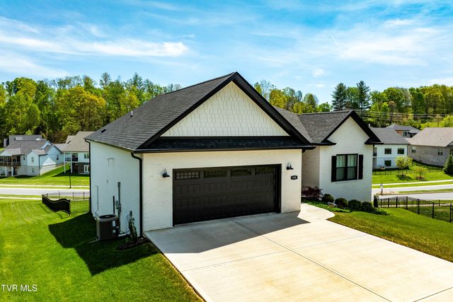 190 Tanners Cove, Johnson City, TN 37615