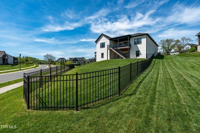 190 Tanners Cove, Johnson City, TN 37615