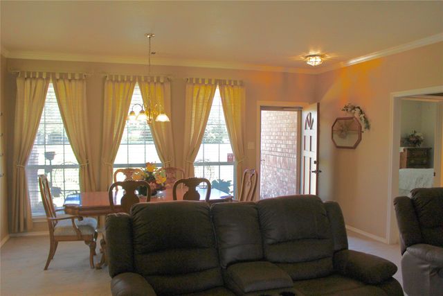 166 Meadowview Circle, Van Alstyne, TX 75495