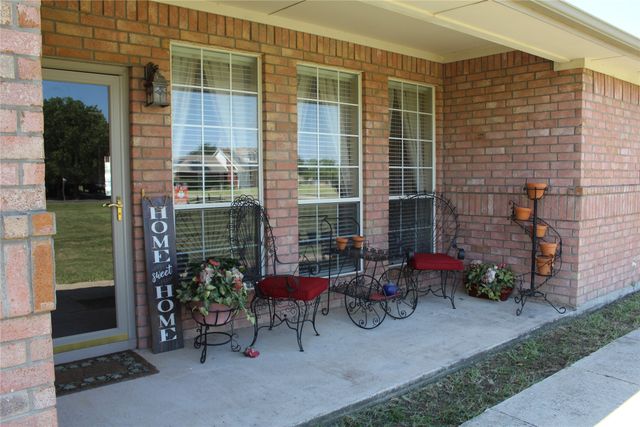 166 Meadowview Circle, Van Alstyne, TX 75495