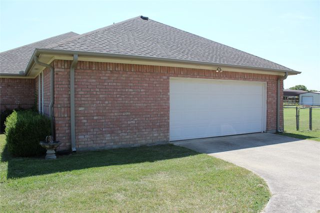166 Meadowview Circle, Van Alstyne, TX 75495