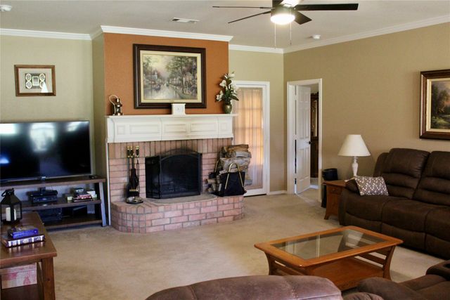 166 Meadowview Circle, Van Alstyne, TX 75495
