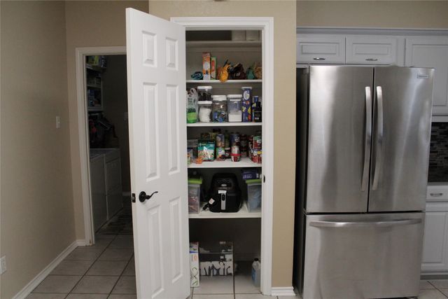 166 Meadowview Circle, Van Alstyne, TX 75495