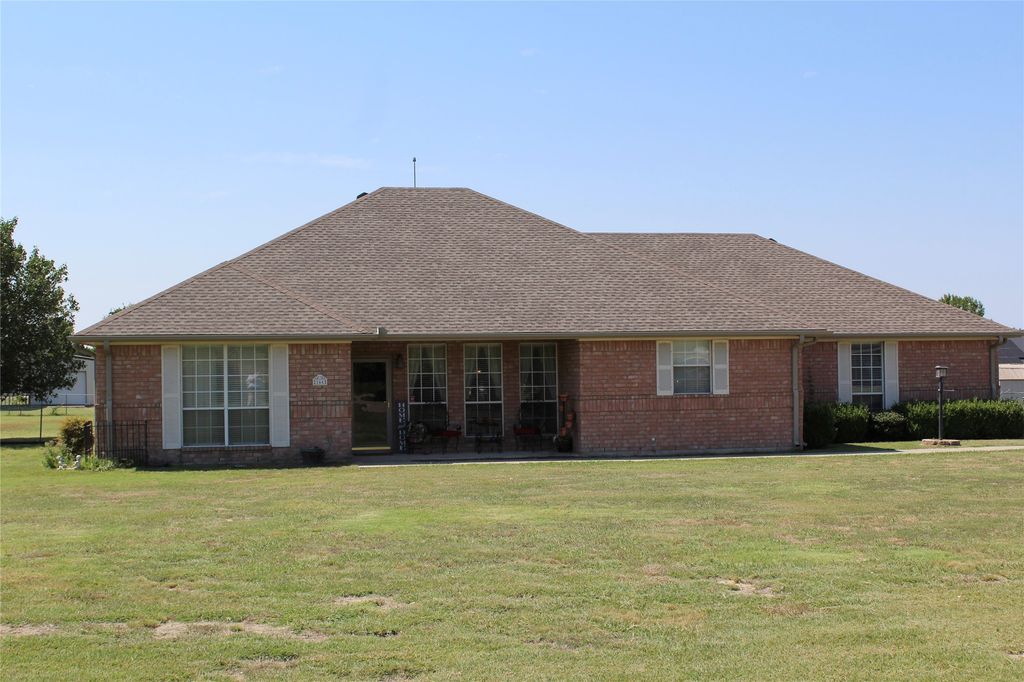 166 Meadowview Circle, Van Alstyne, TX 75495