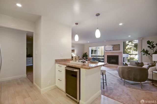 1171 Compass Lane 209, Foster City, CA 94404