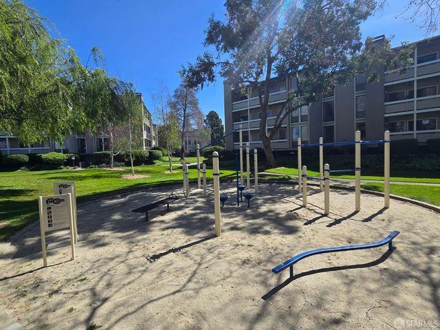 1171 Compass Lane 209, Foster City, CA 94404