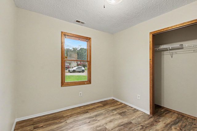 86 Hickory Nut Lane, Springfield City, MI 49037