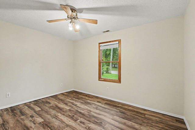 86 Hickory Nut Lane, Springfield City, MI 49037