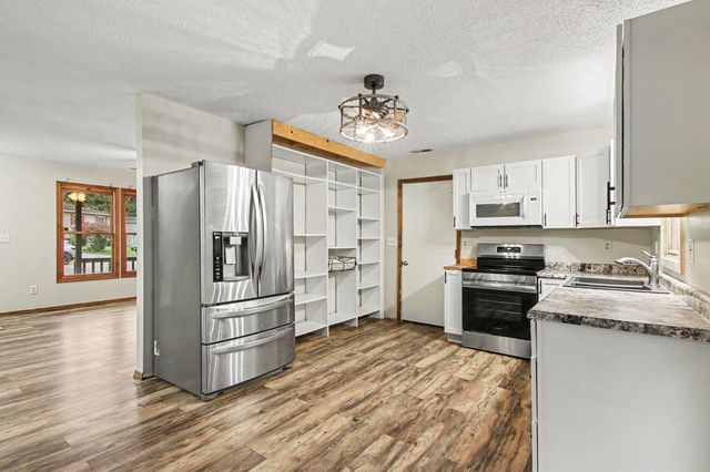 86 Hickory Nut Lane, Springfield City, MI 49037