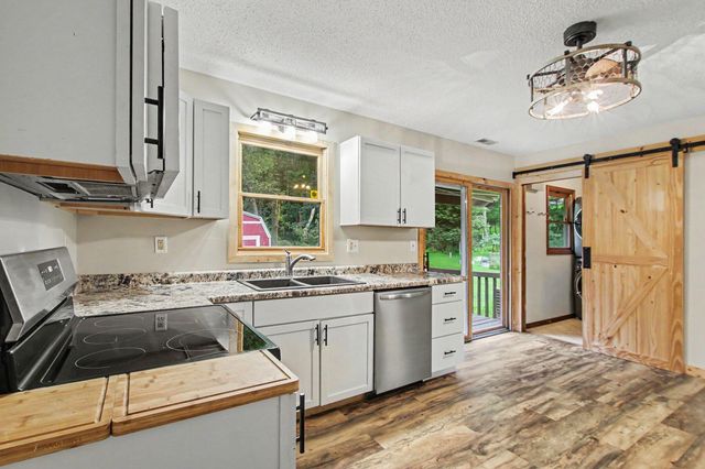 86 Hickory Nut Lane, Springfield City, MI 49037