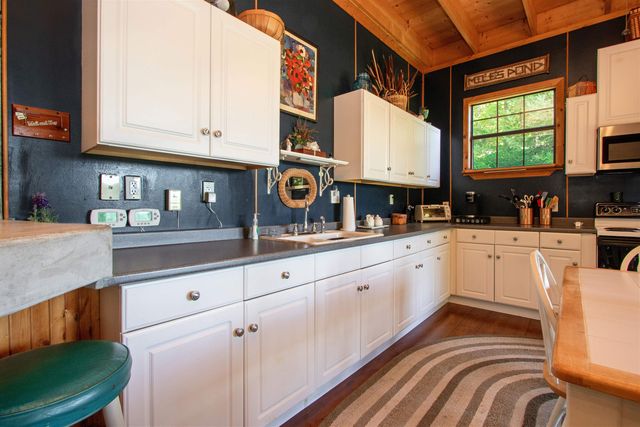 98 Nanas Lane, Concord, VT 05824