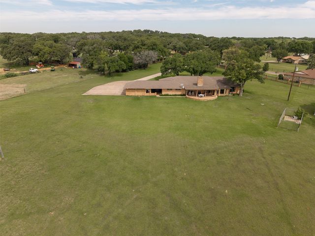 5309 Burleson Oaks Drive, Burleson, TX 76028