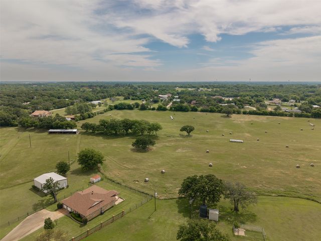 5309 Burleson Oaks Drive, Burleson, TX 76028