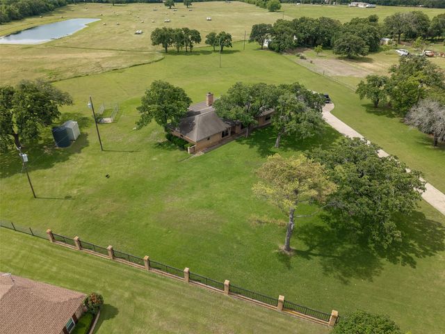 5309 Burleson Oaks Drive, Burleson, TX 76028