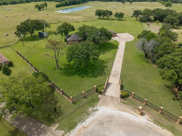 5309 Burleson Oaks Drive, Burleson, TX 76028