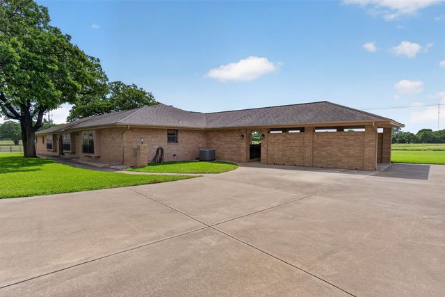 5309 Burleson Oaks Drive, Burleson, TX 76028