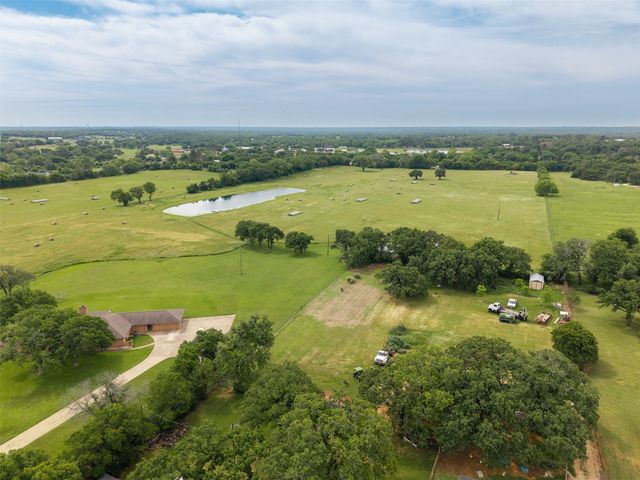 5309 Burleson Oaks Drive, Burleson, TX 76028