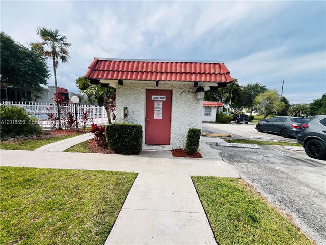 8701 SW 141st St B4, Palmetto Bay, FL 33176
