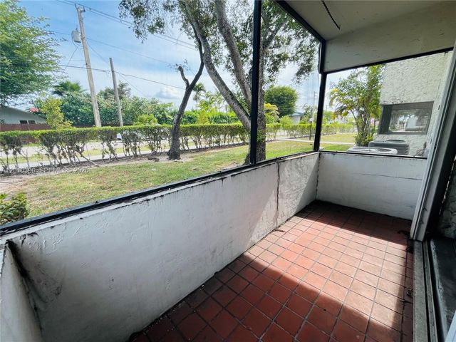 8701 SW 141st St B4, Palmetto Bay, FL 33176