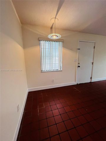 8701 SW 141st St B4, Palmetto Bay, FL 33176