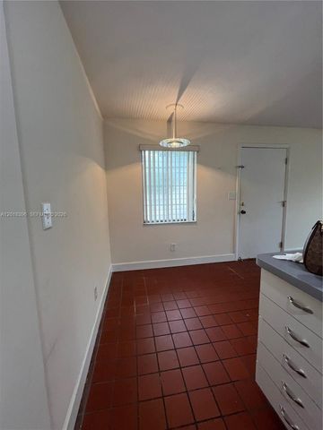 8701 SW 141st St B4, Palmetto Bay, FL 33176