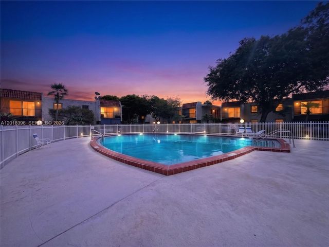 8701 SW 141st St B4, Palmetto Bay, FL 33176