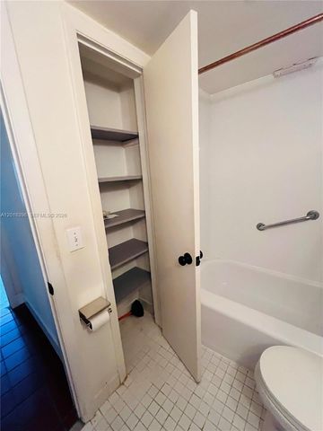 8701 SW 141st St B4, Palmetto Bay, FL 33176