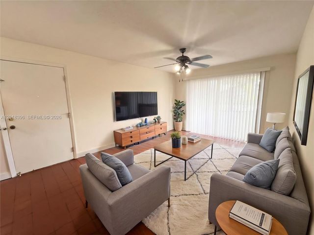 8701 SW 141st St B4, Palmetto Bay, FL 33176