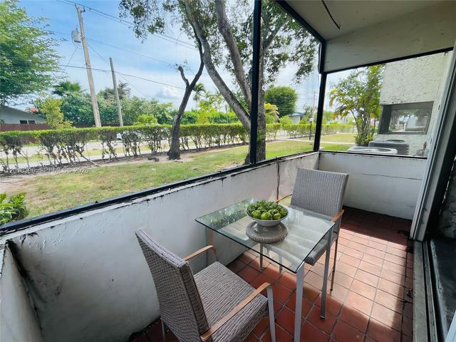 8701 SW 141st St B4, Palmetto Bay, FL 33176