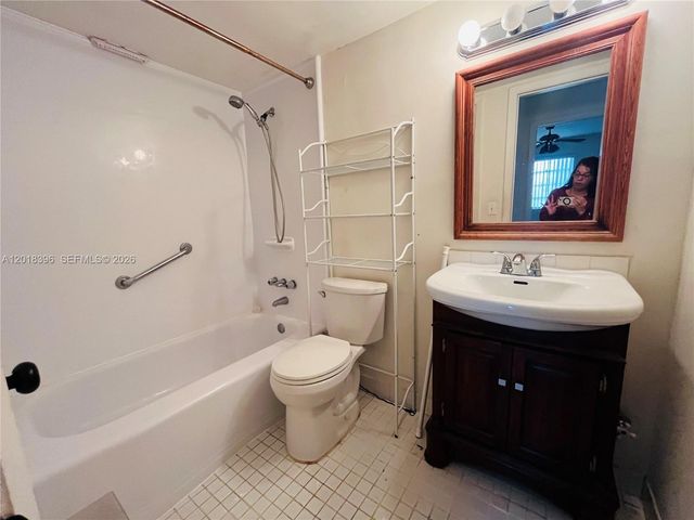 8701 SW 141st St B4, Palmetto Bay, FL 33176