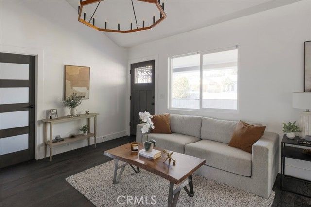 2842 W Avenue 33, Los Angeles, CA 90065