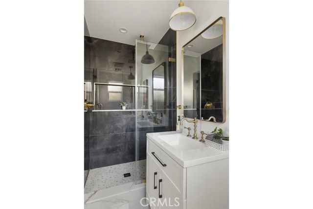 2842 W Avenue 33, Los Angeles, CA 90065