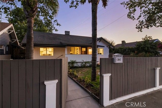 2842 W Avenue 33, Los Angeles, CA 90065