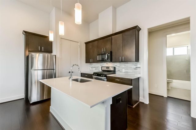 3206 N Macgregor Way A, Houston, TX 77004