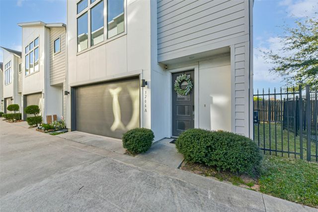 3206 N Macgregor Way A, Houston, TX 77004