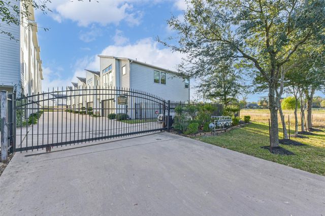 3206 N Macgregor Way A, Houston, TX 77004