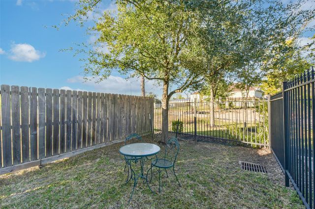 3206 N Macgregor Way A, Houston, TX 77004