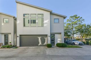 3206 N Macgregor Way A, Houston, TX 77004