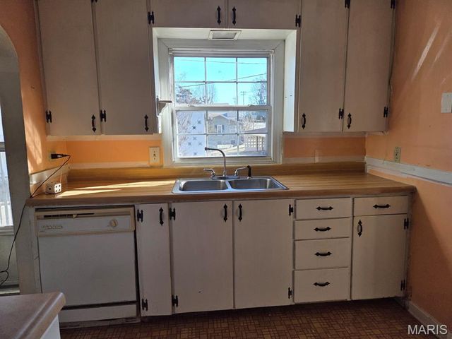 1103 Lester Street, Poplar Bluff, MO 63901