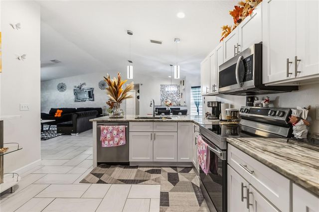 5001 18TH STREET E, Bradenton, FL 34203