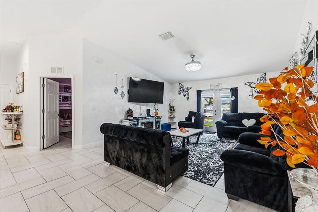 5001 18TH STREET E, Bradenton, FL 34203