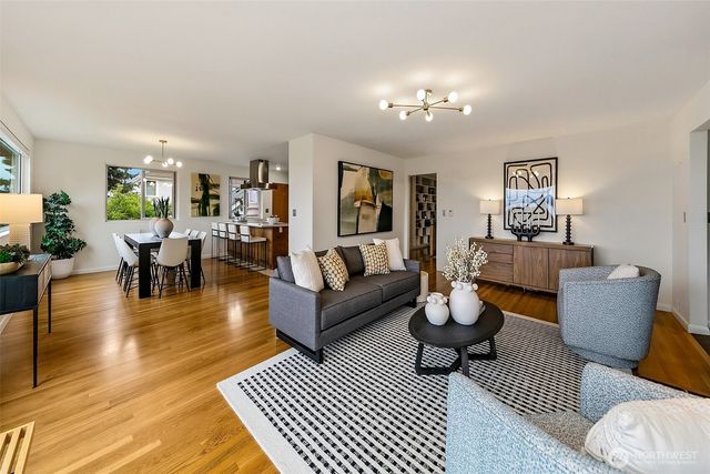6533 38th Avenue SW, Seattle, WA 98126